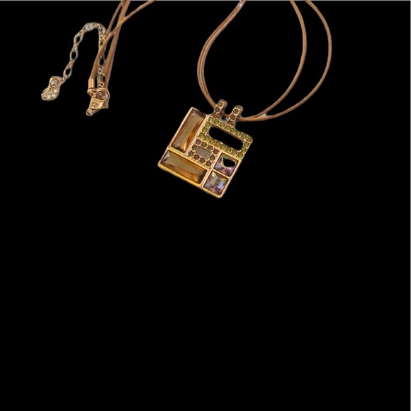 Swarovski Authentic (swan) Square crystal rose gold plt leather cord necklace - Picture 5 of 12